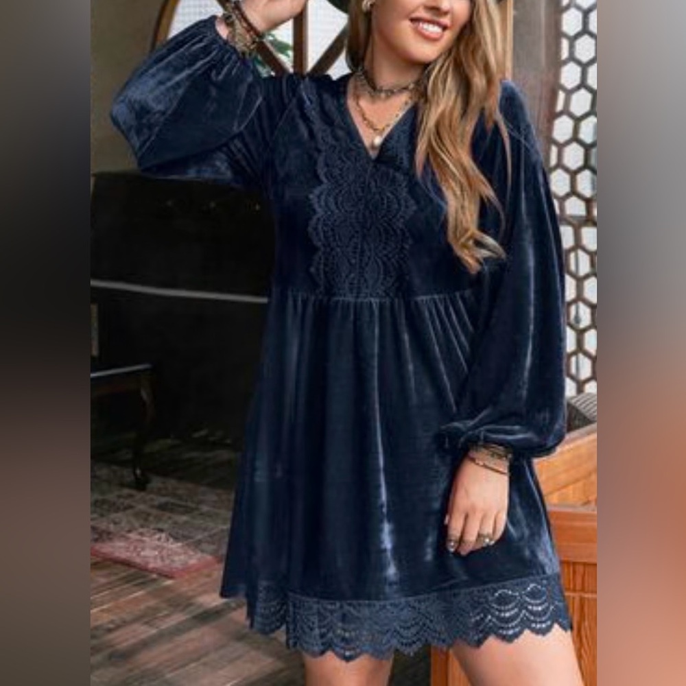 Elegant Navy Blue Velvet Dress with Lace Detail